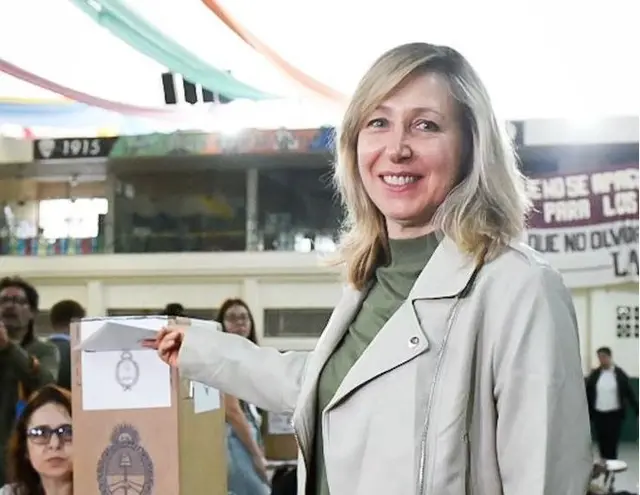 Bregman fue la primera candidata presidencial en emitir su voto