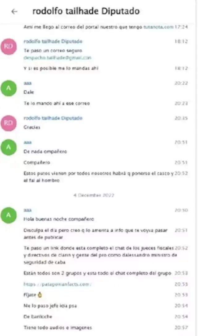 Uno de los chats investigados