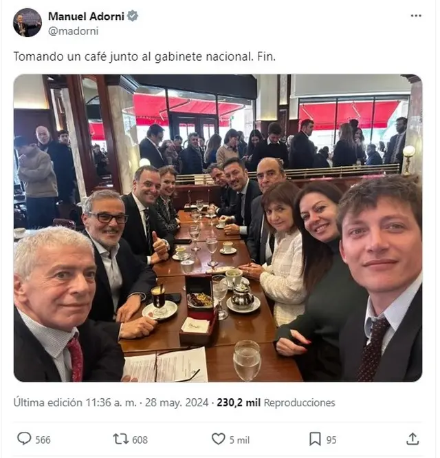 Con una reunión informal en el café  Pertutti, el gabinete intentó ahuyentar versiones de crisis política