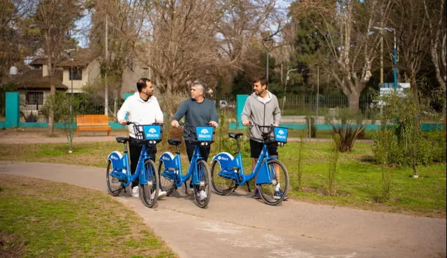  Para usar las bicicletas, los vecinos deberán descargar la APP Escobar 360 en sus celulares. 