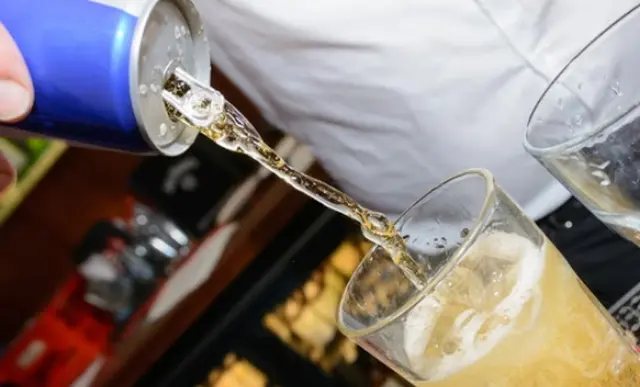 Las bebidas alcohólicas se suelen mezclar con energizantes