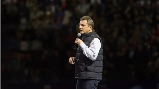 Con una concentración de 12.000 dirigentes en el Arena de Malvinas Argentinas, Massa hizo un discurso de tono presidencial