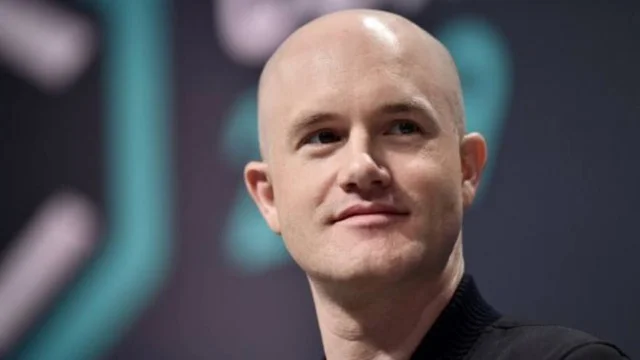 Coinbase no para: adquiere una exchange de derivados y sella alianza con gigante del gaming