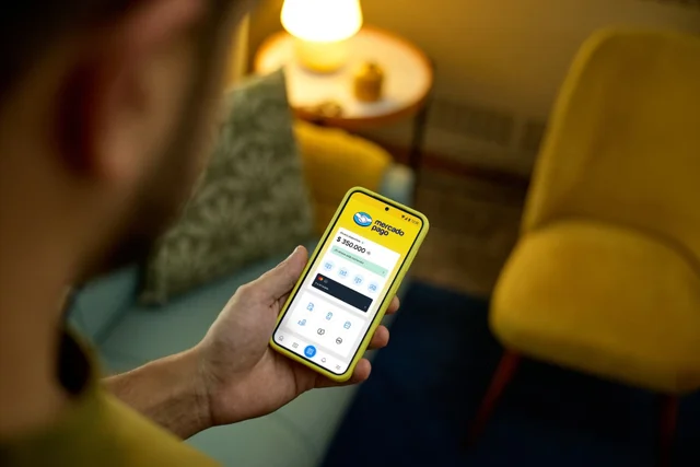 Mercado Pago lanza su asistente IA en Argentina para transferir, pagar e invertir por texto o voz