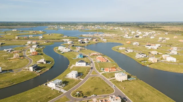 Sobran terrenos en barrios cerrados y están a precio de remate: cuánto cuestan los lotes en Pilar y Escobar
