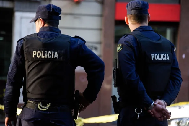 policía
