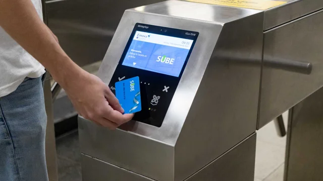 La SUBE resiste el avance del QR en el transporte y la artillería de promos de bancos y billeteras