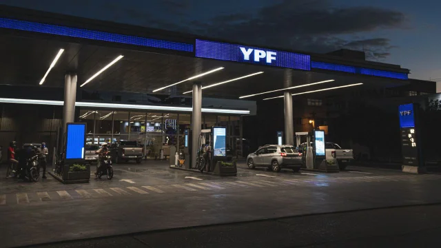 YPF aumenta el precio de la nafta desde este jueves, tras 45 días de congelamiento