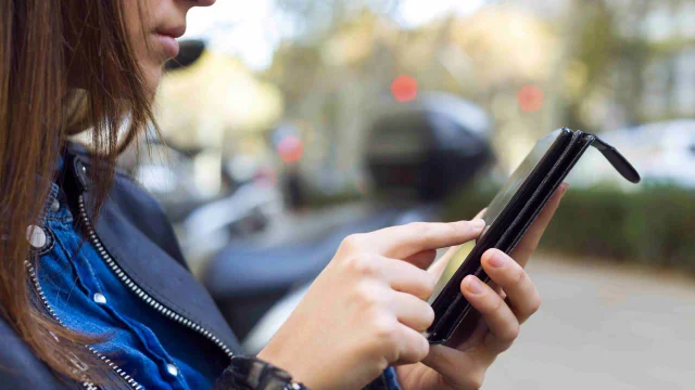 Cinco celulares recomendados para regalarle a un hijo adolescente, desde $400.000