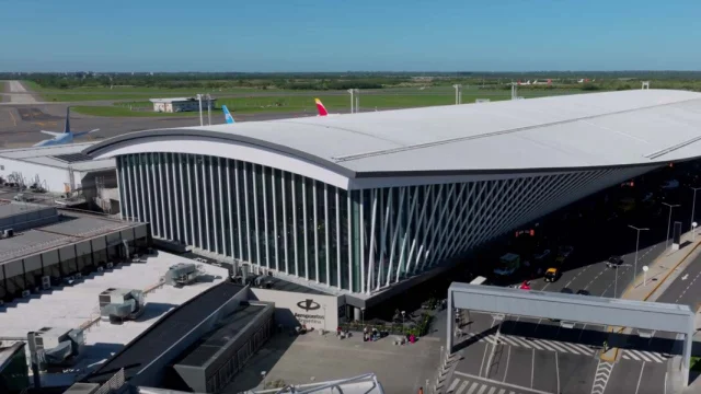 Vuelven las protestas de controladores aéreos: demora en los vuelos y desafío a la reforma laboral