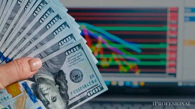 Bancos están embuchados de dólares y buscan moverlos con urgencia