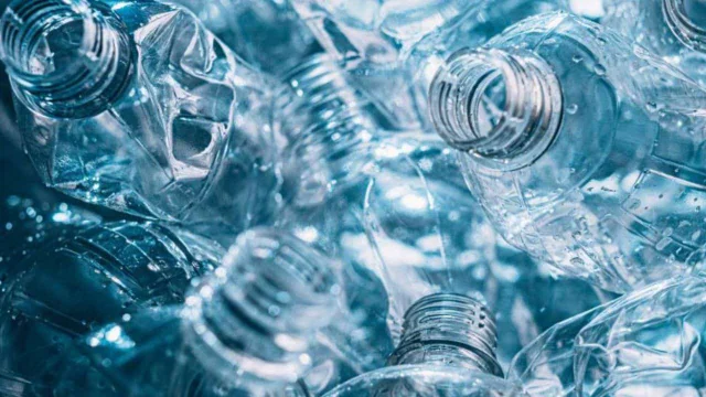 botellas de plástico