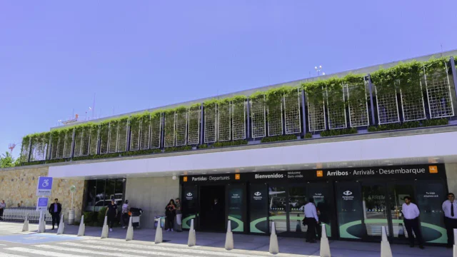 Reinauguraron uno de los aeropuertos del interior tras inversión de 55 millones de dólares