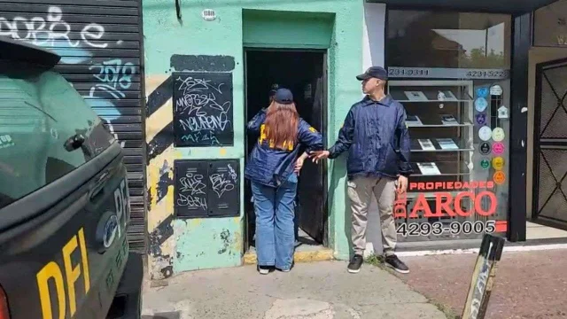 Detuvieron a la tesorera de Sur Finanzas: secuestraron documentos comprometedores y llaves de cajas fuertes