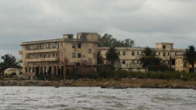 El lugar más embrujado de Argentina, así es el Hotel Viena que ordenaron desalojar