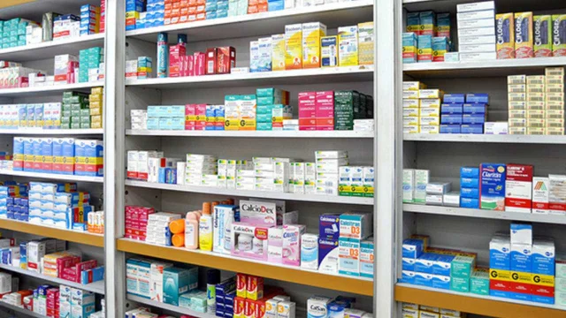 Crisis: importante farmacia cerró diez sucursales y podría irse de Argentina