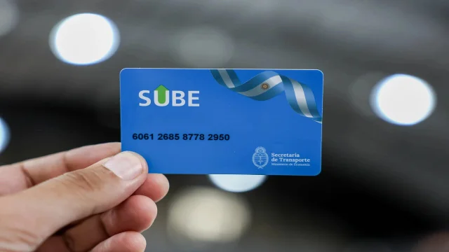 Colectivos en el AMBA: el boleto mínimo llegará a $700,  ¿qué pasará con el saldo negativo SUBE?