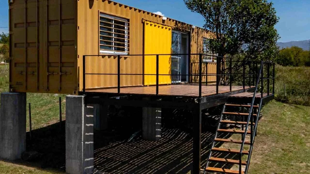 Podés tener una casa contenedor desde u$s13.000: pros, contras y qué revisar antes de comprar