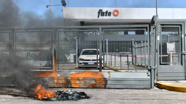 El Gobierno dictó la conciliación obligatoria por 15 días en Fate, tras el anuncio de cierre
