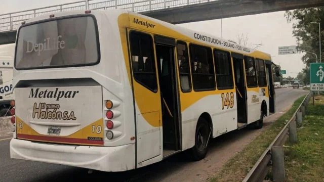Cierra una histórica línea de colectivos y peligran 500 puestos de trabajo
