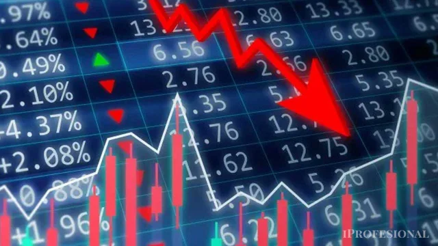 Una pantalla con números, barras y una flecha roja hacia abajo, que grafica la caída del Merval