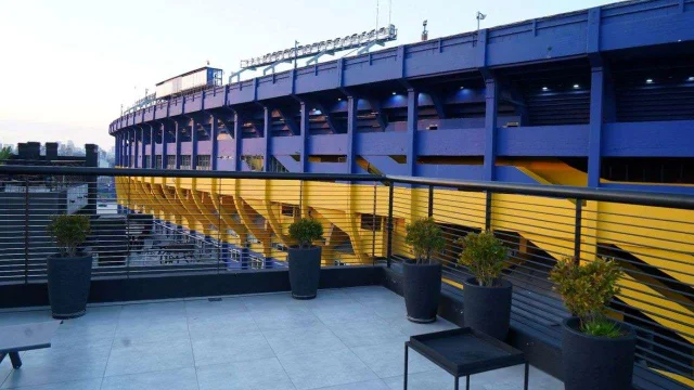 Cuánto sale una noche en el hotel frente al estadio de Boca, la Bombonera
