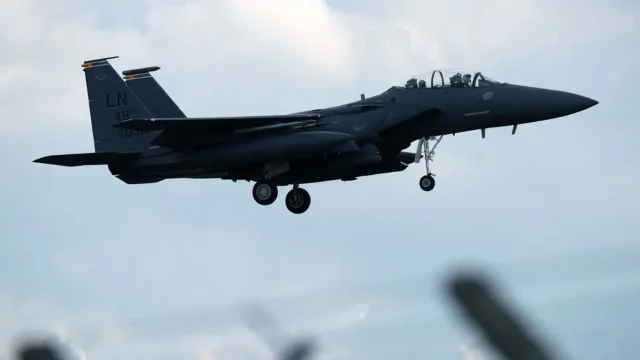 Irán derribó dos aviones de guerra de EE.UU.: uno de ellos cayó cerca del Estrecho de Ormuz