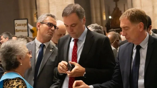 La misa en homenaje a Francisco reunió a Adorni con Kicillof: Villarruel se bajó a último momento