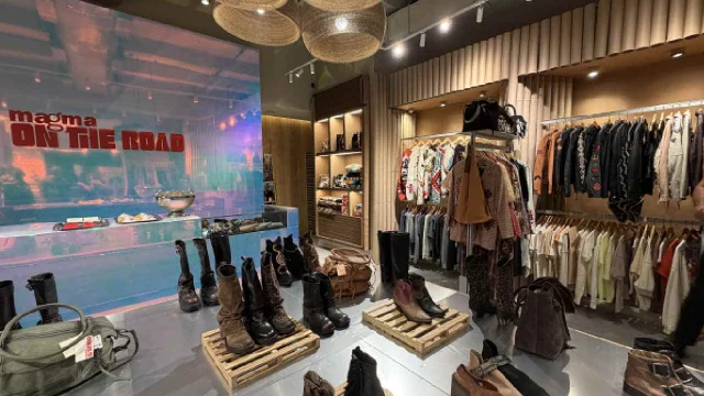 Una tienda top de Punta del Este que vende prendas únicas abrió su primer local en un shopping porteño