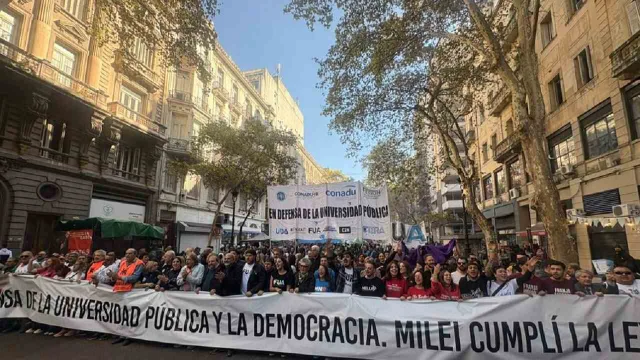 Marcha universitaria realizada en mayo 2026