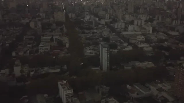 Apagón en la Ciudad: se incendió una subestación de Edesur y más de 70 mil usuarios se quedaron sin luz