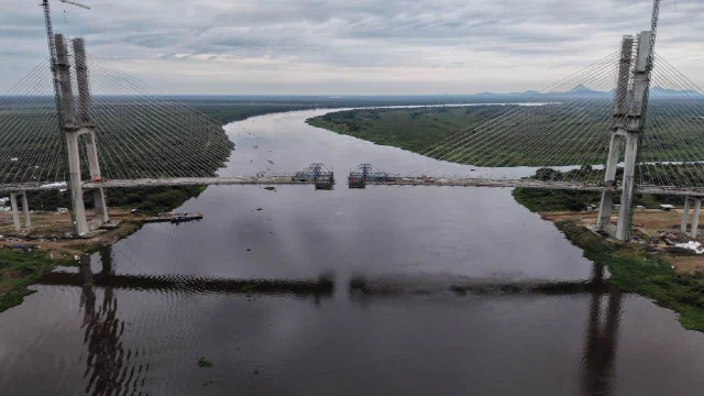 El nuevo puente que cambiará el comercio en Sudamérica está a metros de terminarse