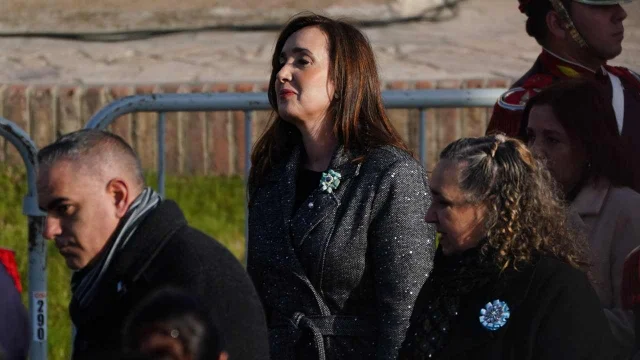 Villarruel volvió a desafiar a Milei tras sus dichos en Rosario y le pegó a Adorni