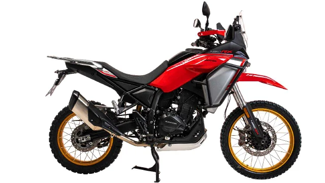 Una nueva moto china llegó para destronar a la reina de las adventure y cuesta $3 millones menos