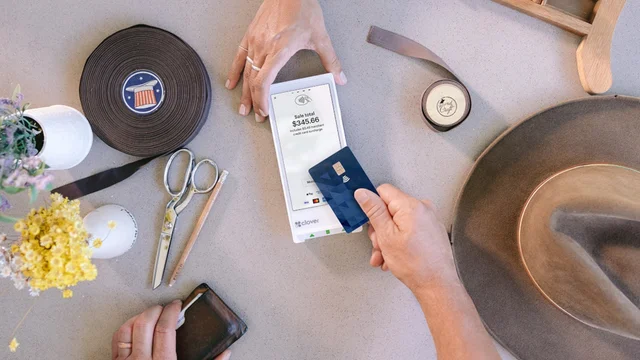 El sueño libertario, a un paso de ser realidad: llegan los CVU en dólares y las tarjetas bimonetarias