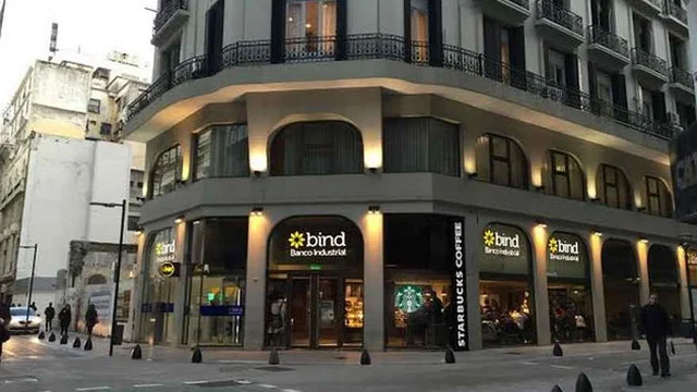 Fachada de la sede del Bind de Santa Fe 880 en la Ciudad de Buenos Aires