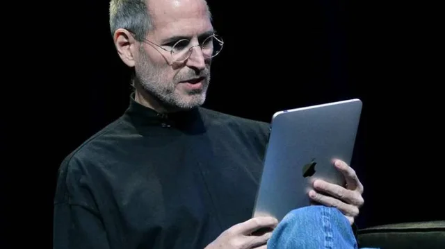 Apple recuerda el consejo de Steve Jobs y le baja el pulgar al teletrabajo