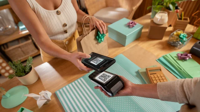 Billetera virtual promete pagar con QR sin reportar a ARCA ni retener impuestos