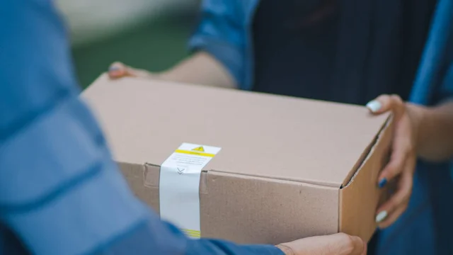 ARCA flexibiliza las compras vía courier: los nuevos pesos, cantidades y montos que entran en vigencia