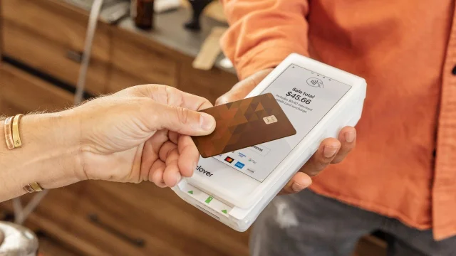 Cuota Simple: el Gobierno anunció el fin de las 12 cuotas sin interés para 2025