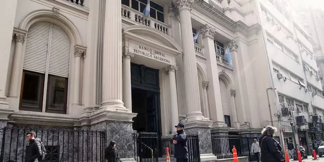 Qué cambia con la nueva garantía de depósitos del BCRA y por qué tensiona a bancos y fintech