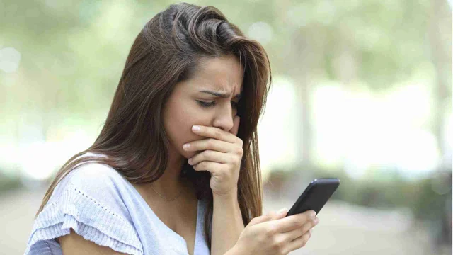 Violencia digital: revelan que 1 de cada 6 mujeres en Argentina encontró apps espía en su celular