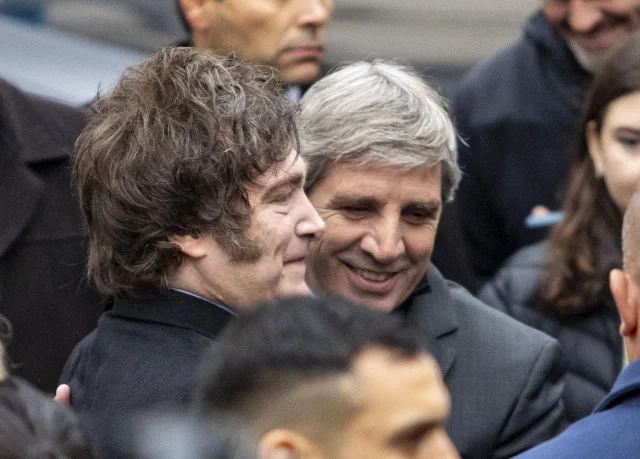 El Presidente y Caputo cruzaron fuerte a la oposición con diferentes posteos en X