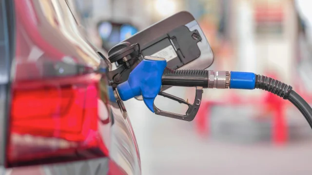 YPF llega a 100 estaciones con autodespacho: por qué 9 de cada 10 usuarios vuelven a usarlo