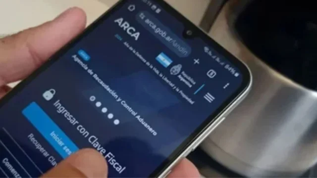 ARCA suspenderá cuentas bancarias y tarjetas de crédito: conocé si estás en la lista