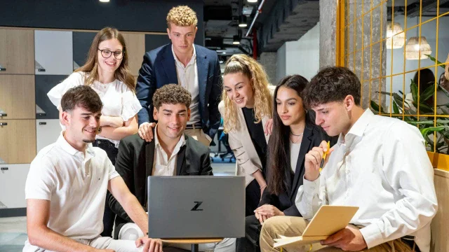 Empresa internacional busca jóvenes profesionales en Argentina bajo modalidad híbrida: vacantes y requisitos