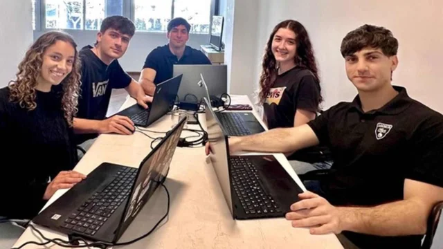 Tienen menos de 23 años, estudian en la UTN y lanzaron una startup para crear agentes de IA a medida