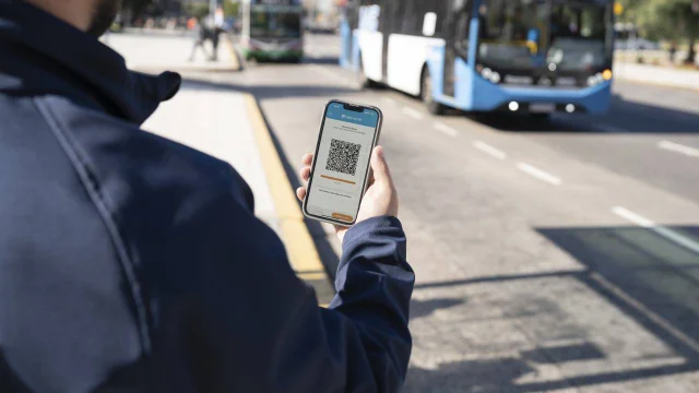 El banco que te paga el bondi: cómo acceder al beneficio y viajar gratis en colectivo