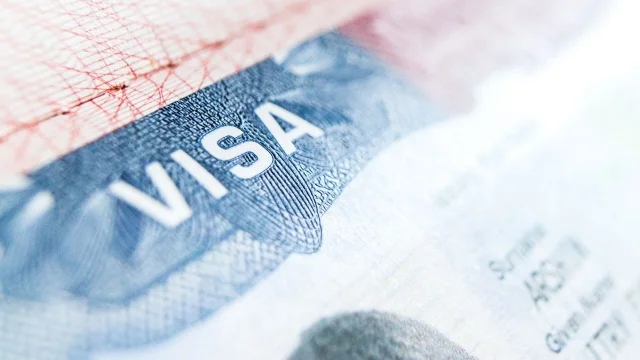 Chau visa para viajar: este país extendió el período de exención de visado para argentinos