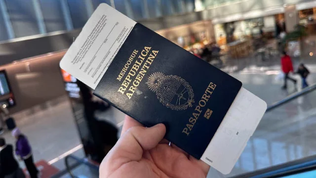 El truco oculto para comer gratis en Ezeiza y Aeroparque gracias a esta tarjeta